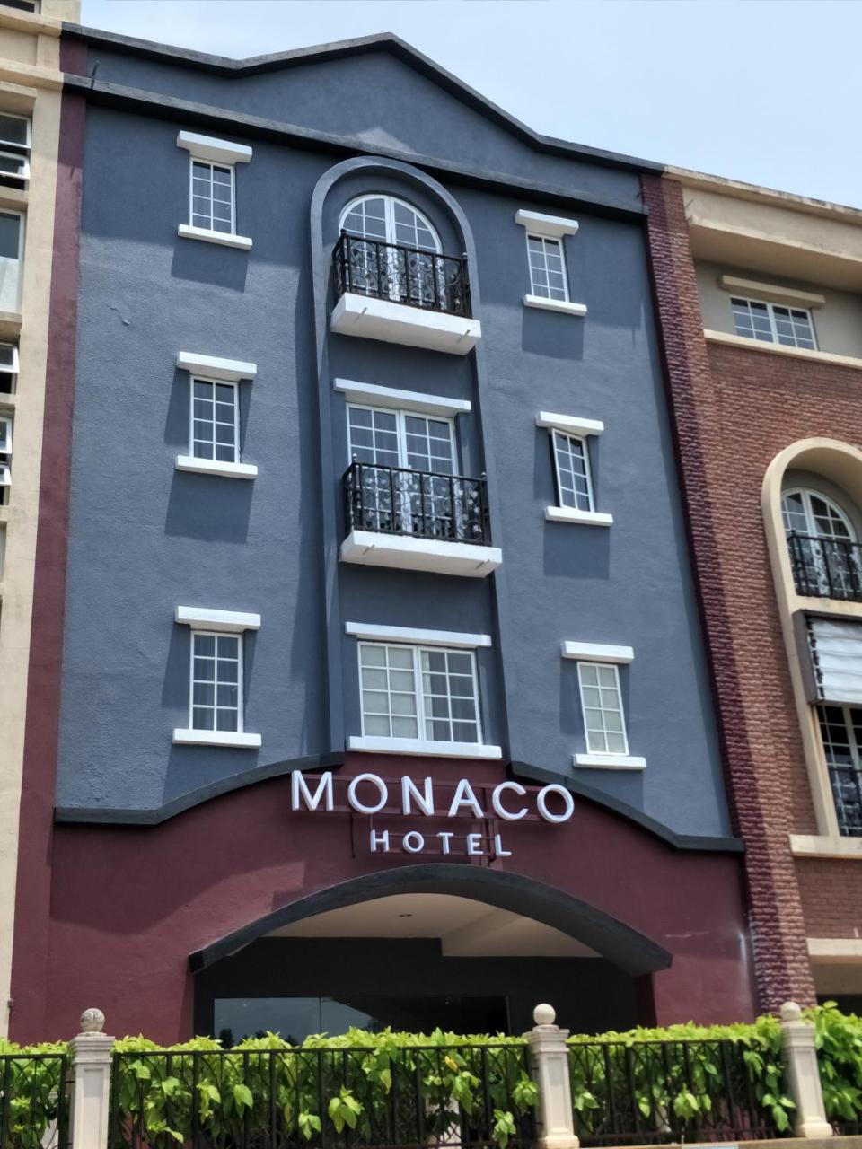 Monaco Hotel Сайберджая Экстерьер фото